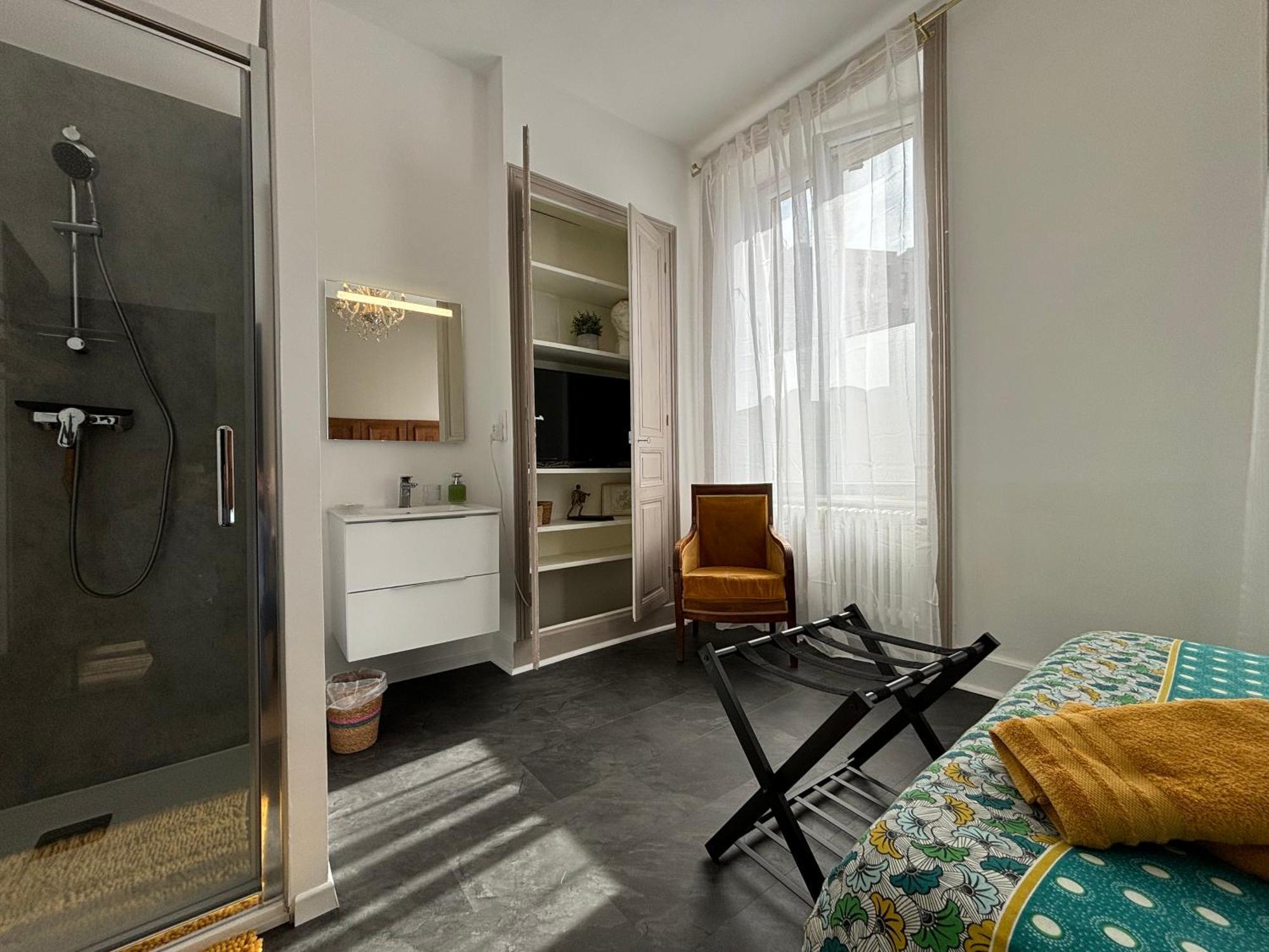 Maison A La Guitarde - Hotel Particulier Hippolyte Châteauroux Exterior foto