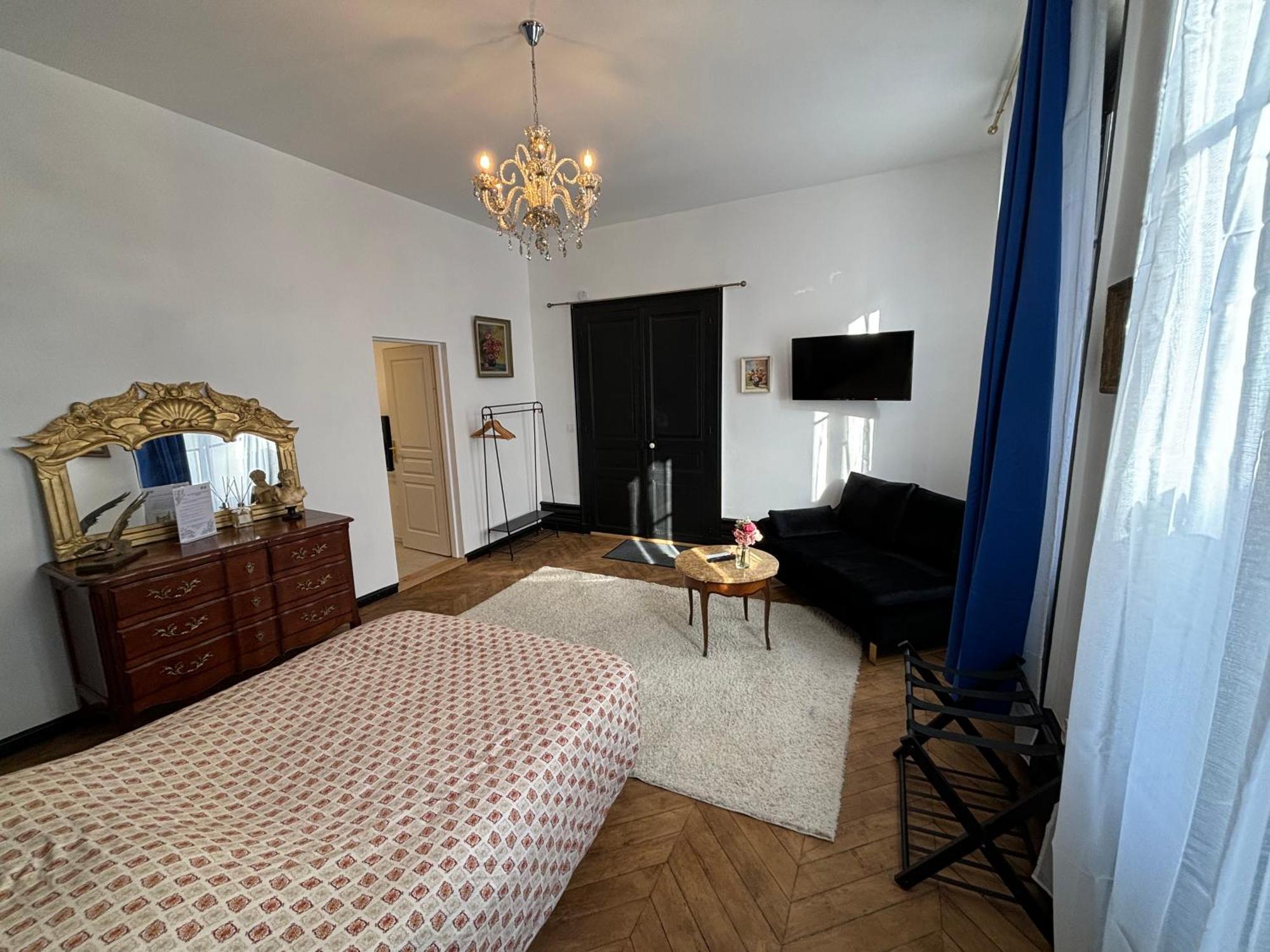 Maison A La Guitarde - Hotel Particulier Hippolyte Châteauroux Exterior foto