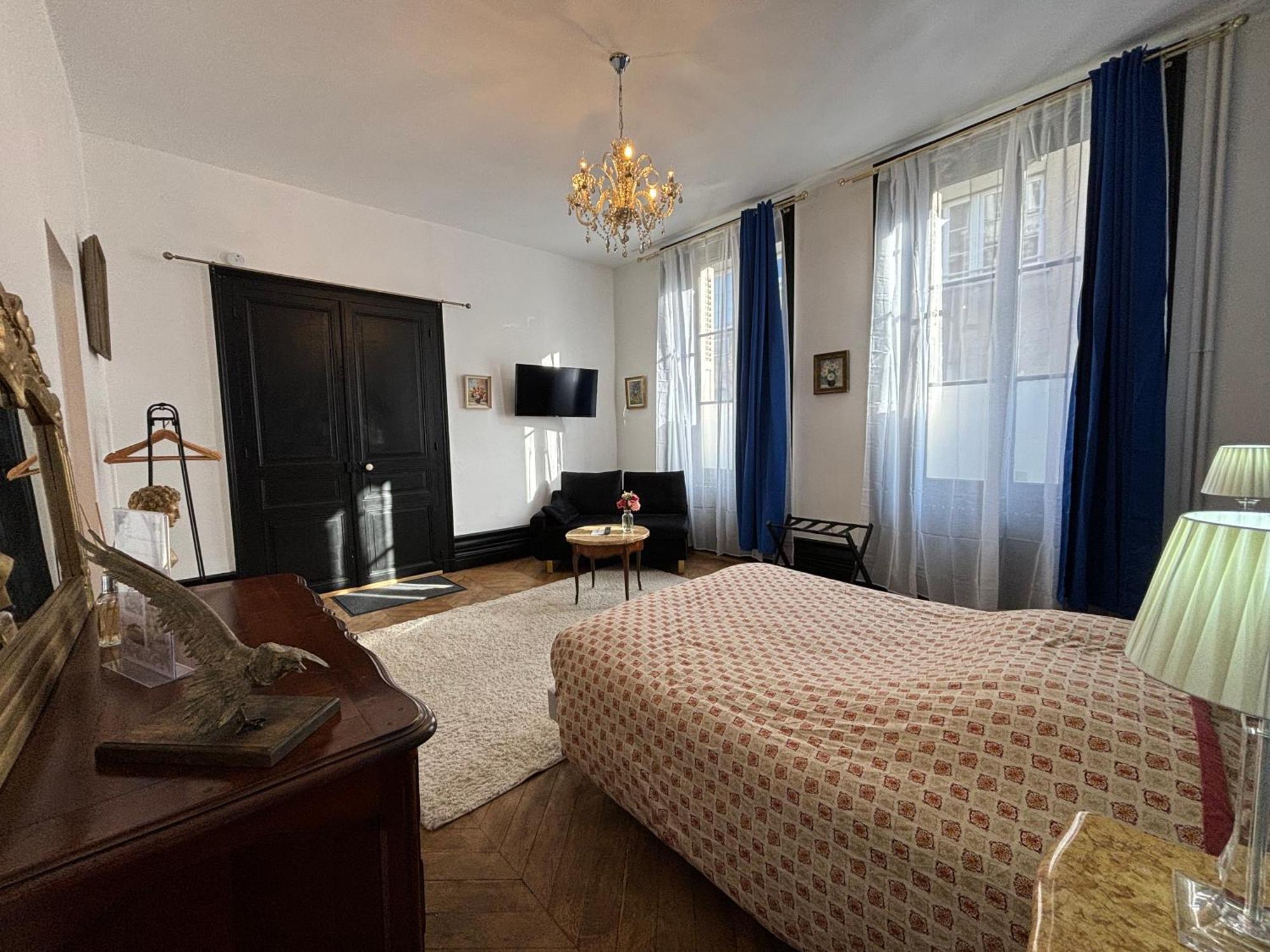 Maison A La Guitarde - Hotel Particulier Hippolyte Châteauroux Exterior foto